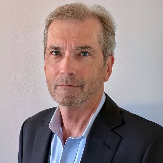 Dennis Tobin